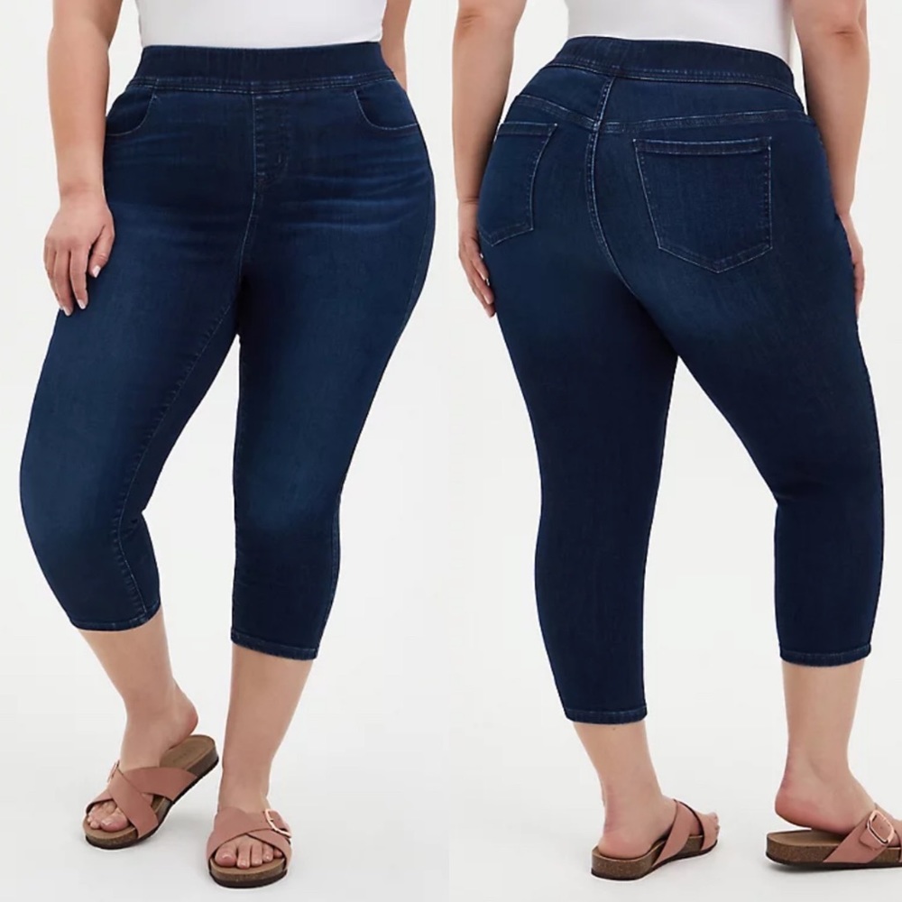 TORRID CROP LEAN JEAN - SUPER SOFT DARK WASH